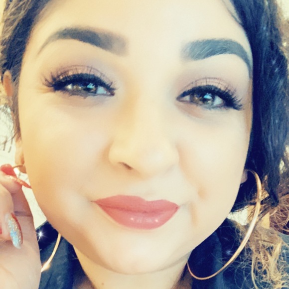 Meet your Posher, Jackie - Picture 1 of 1